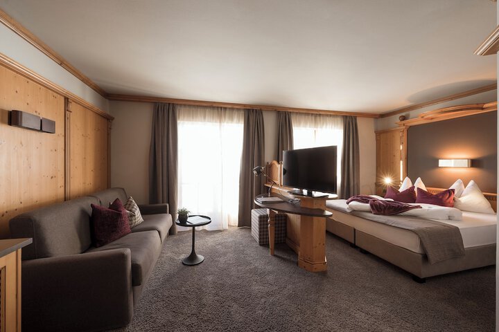 Room 16 of 104