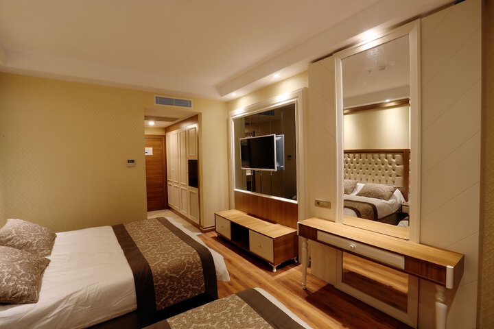 Room 16 of 525