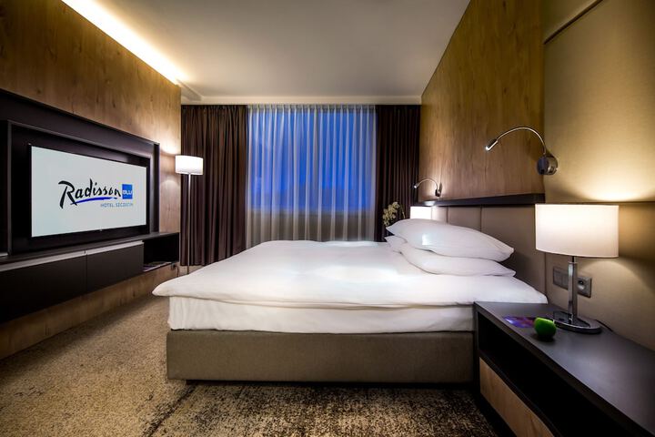 Room 26 of 203