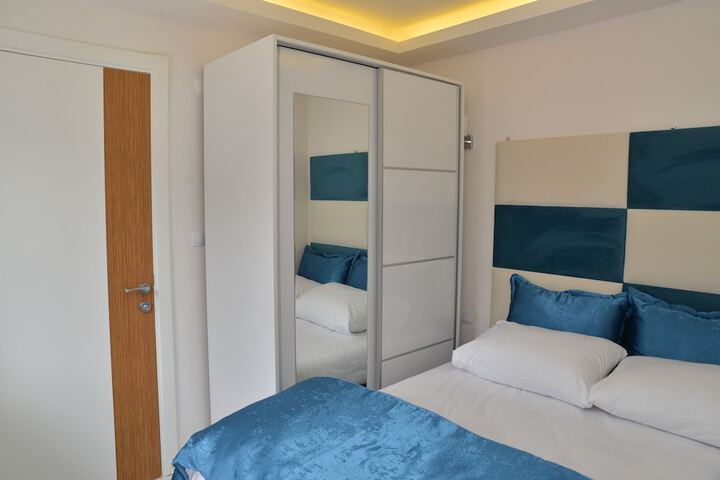 Room 9 of 31