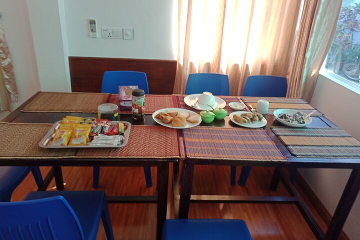 Dining 11 of 20