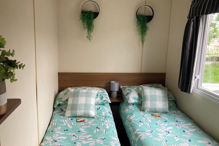 Room 2 of 21