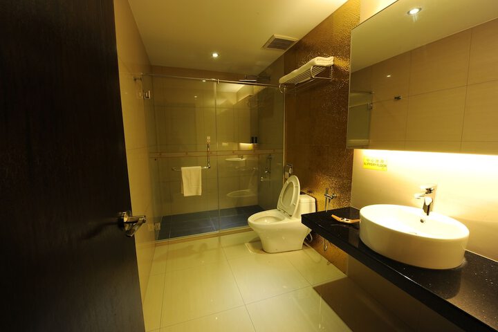 Room 18 of 27