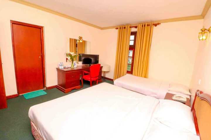 Room 11 of 29
