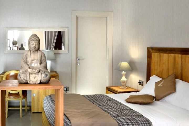 Room 6 of 72