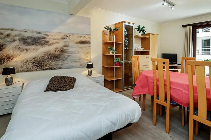 Room 4 of 13