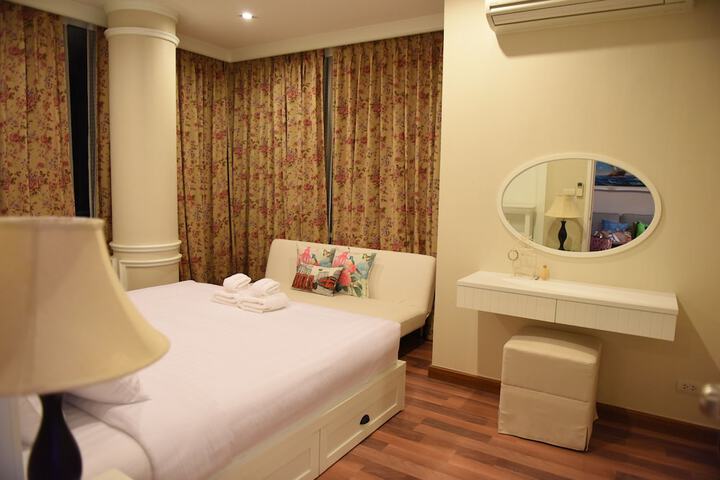 Room 7 of 294