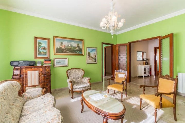 Room 3 of 18