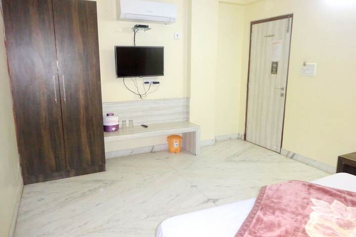 Room 4 of 38