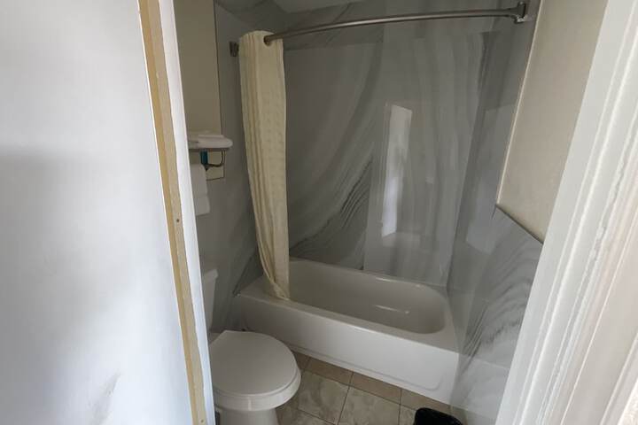 Room 14 of 18