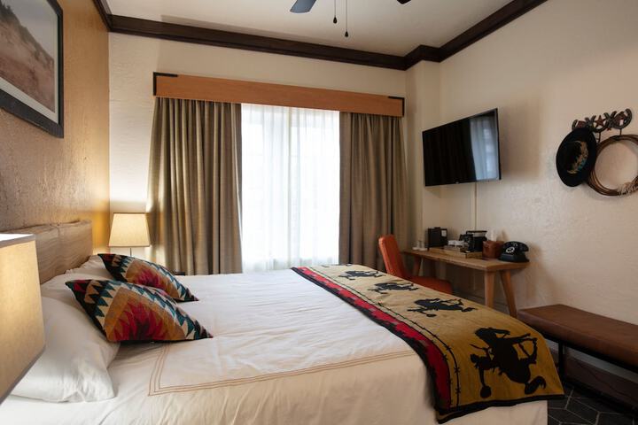 Room 6 of 75