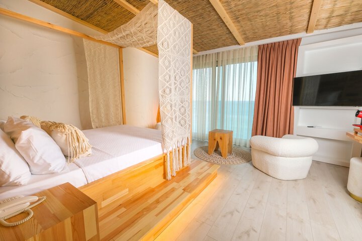 Room 47 of 93