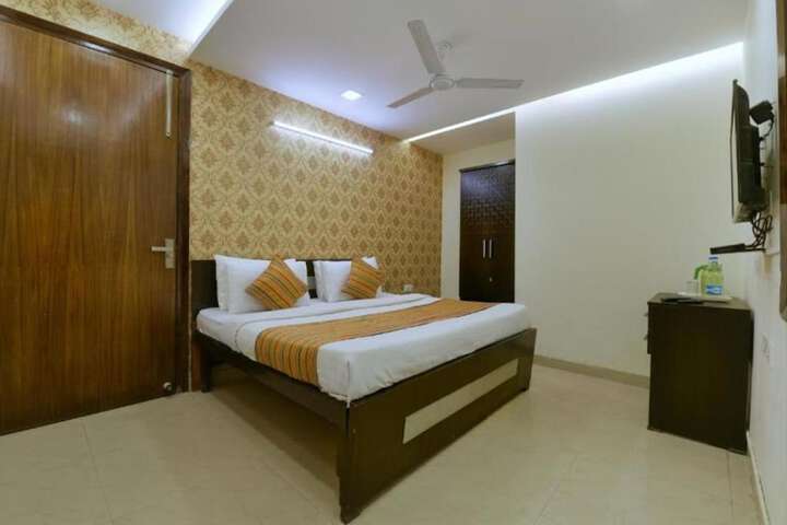 Room 7 of 37
