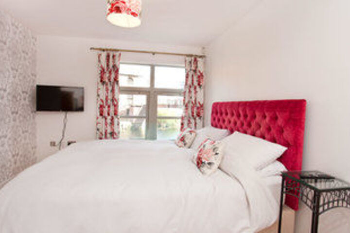 Room 4 of 13