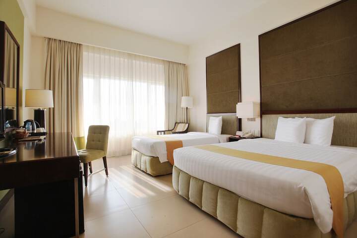 Room 4 of 68