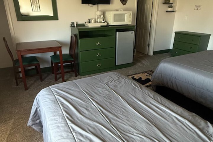 Room 12 of 19