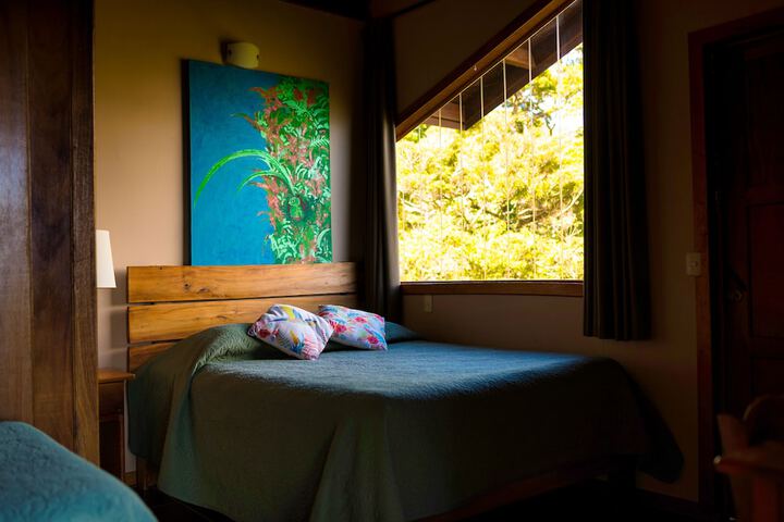 Room 102 of 334