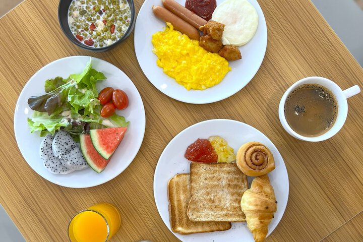 Breakfast/Coffee Service 98 of 106