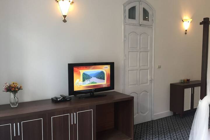 Room 17 of 27