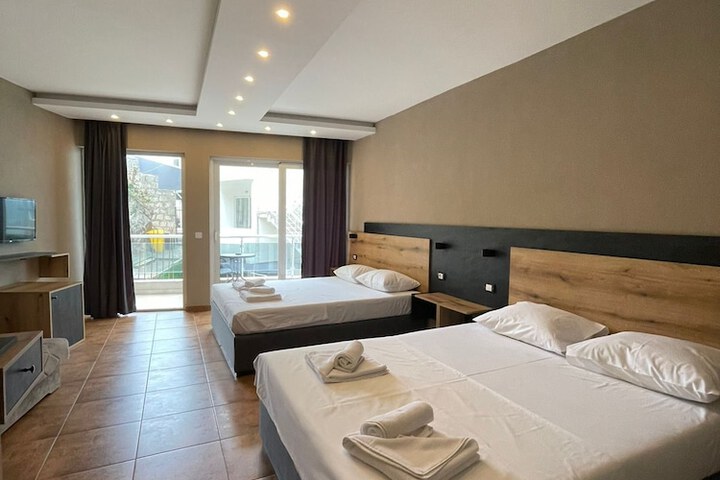 Room 10 of 35