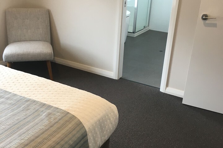 Room 52 of 174