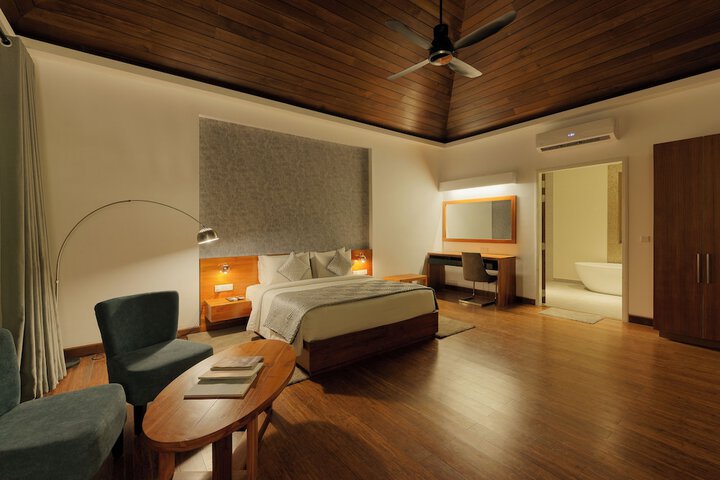 Room 8 of 63