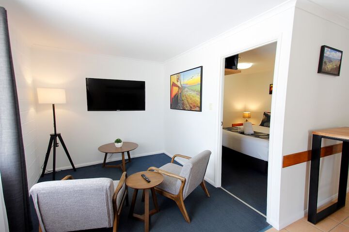 Room 27 of 74