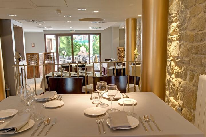 Dining 14 of 20
