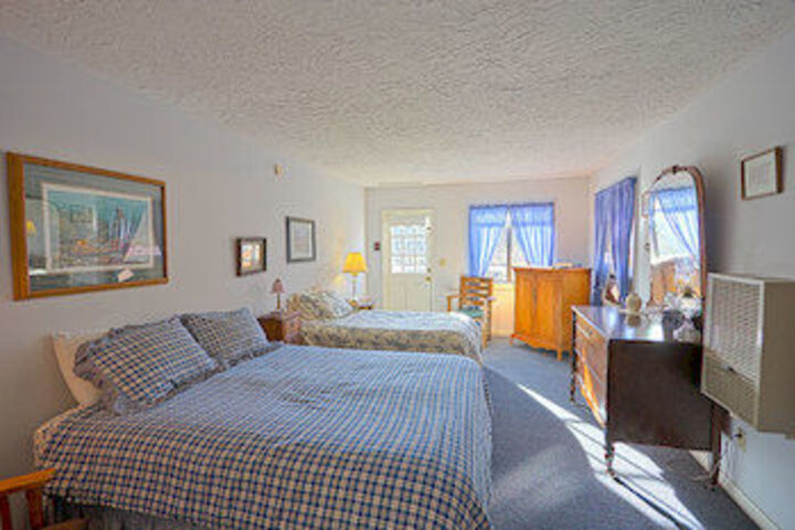 Room 16 of 35