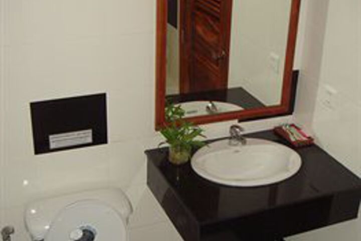 Room 2 of 30