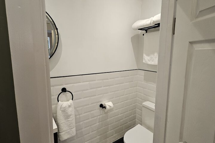 Room 115 of 117