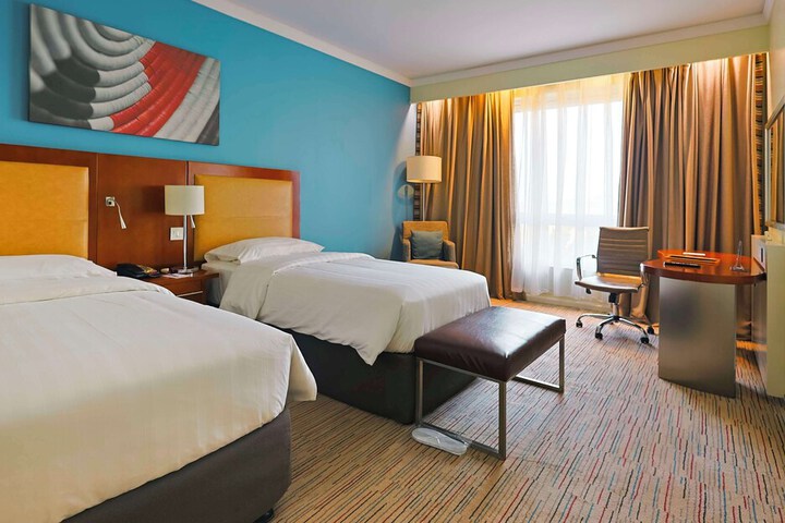 Room 27 of 108