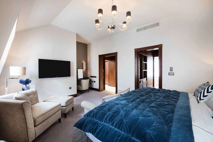 Room 12 of 112