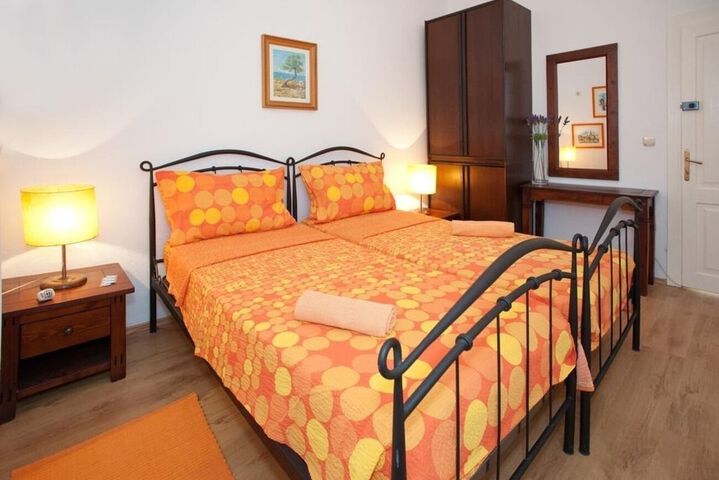 Room 15 of 24