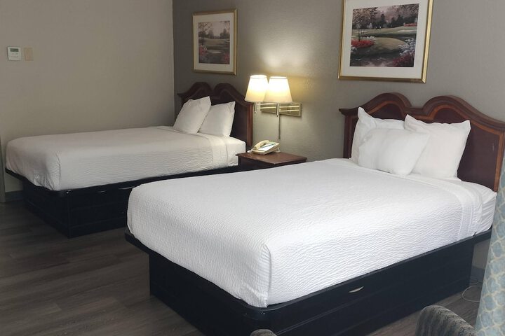 Room 100 of 190