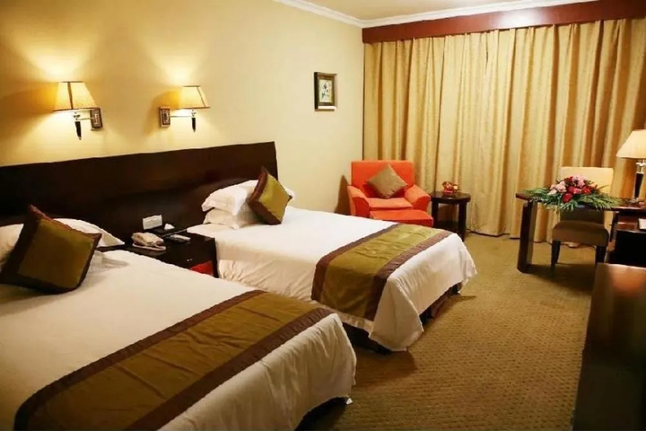 Room 3 of 16
