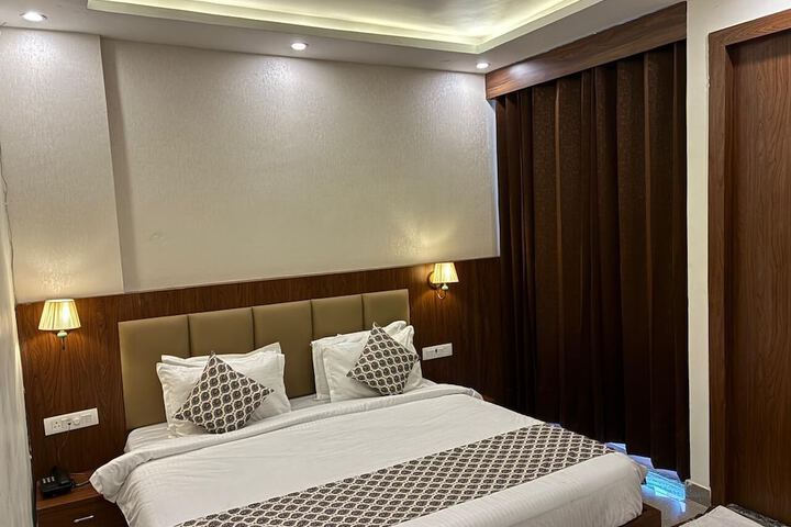 Room 10 of 27