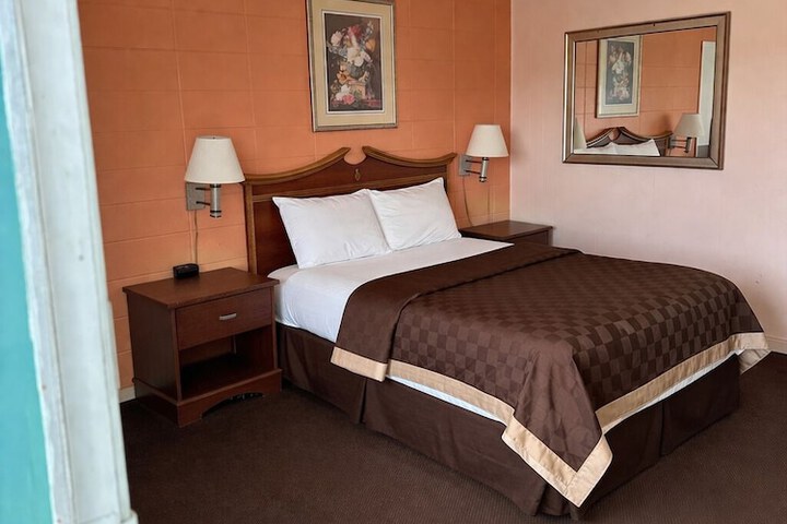 Room 7 of 15