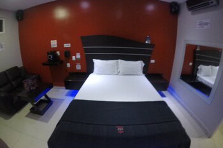 Room 37 of 78