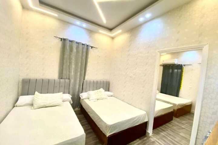 Room 3 of 7