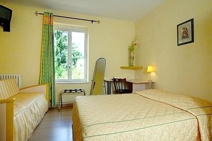 Room 4 of 35