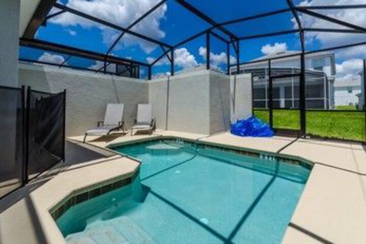 Pool 24 of 30