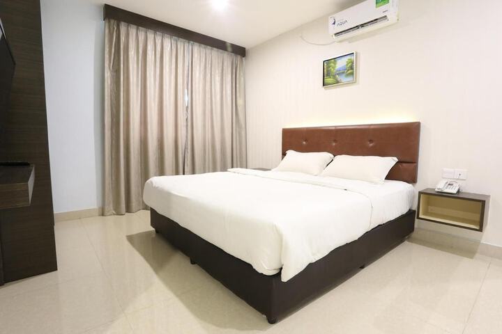 Room 17 of 31