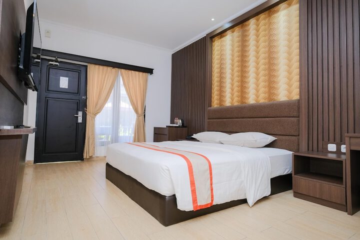 Room 13 of 74