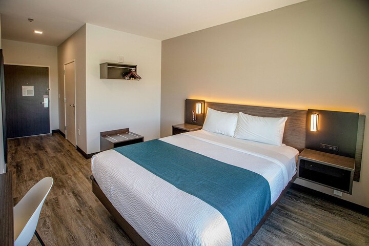 Room 14 of 47