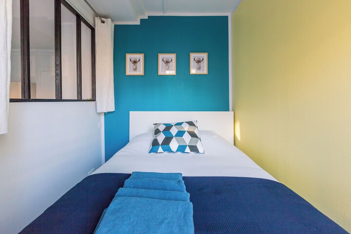Room 28 of 72