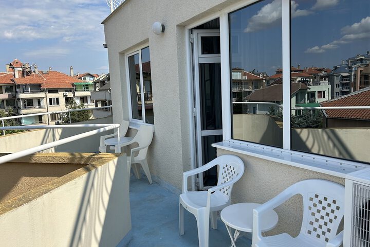 Terrace/Patio 100 of 146
