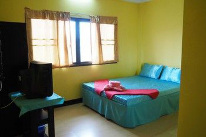 Room 8 of 18