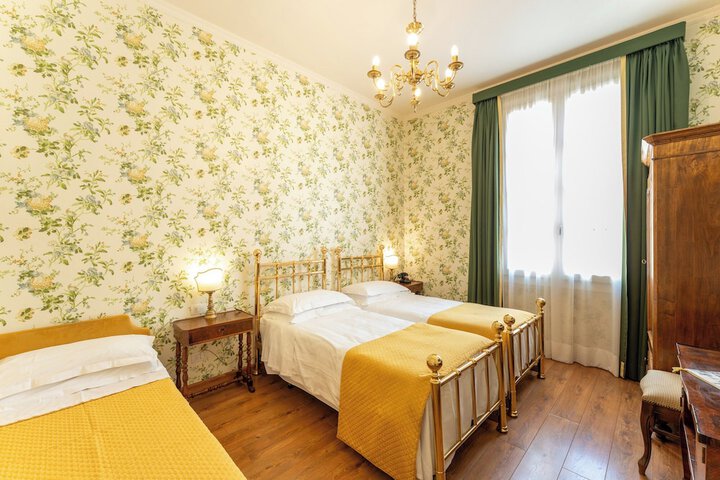 Room 40 of 69