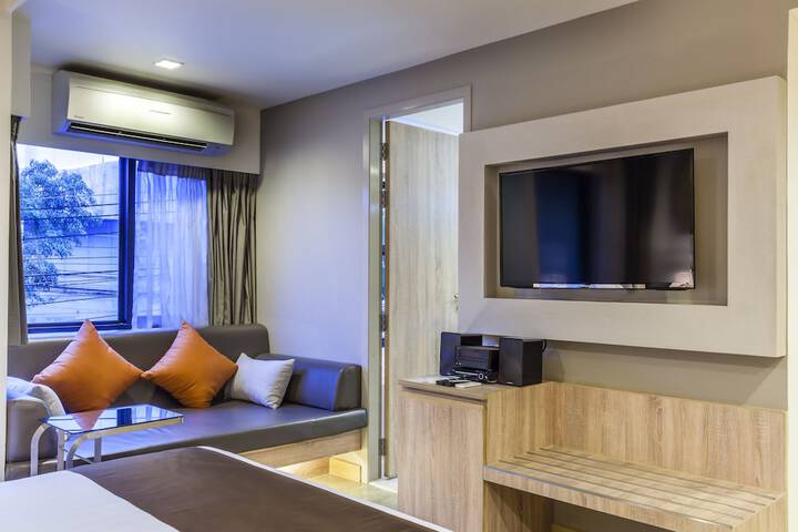 Room 16 of 44